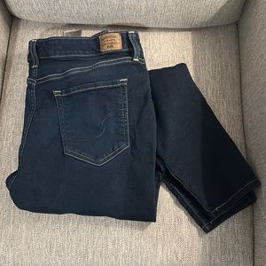 Signature Skinny Jeans by Levi Strauss & Co Gold Label
Size 12
Mid Rise